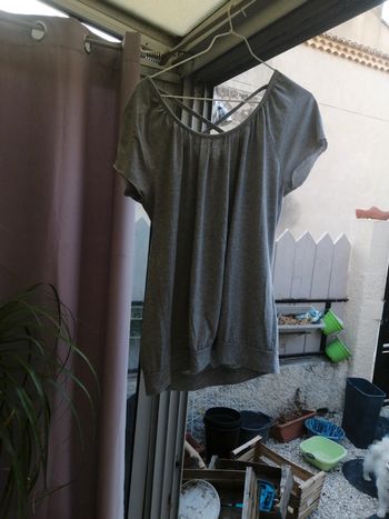 Long tee shirt croisé dans le dos T44