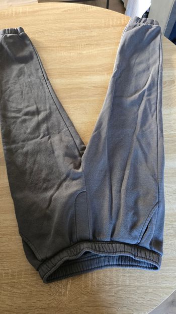 Pantalon gris foncé  kiabi 10 ans  140 cm