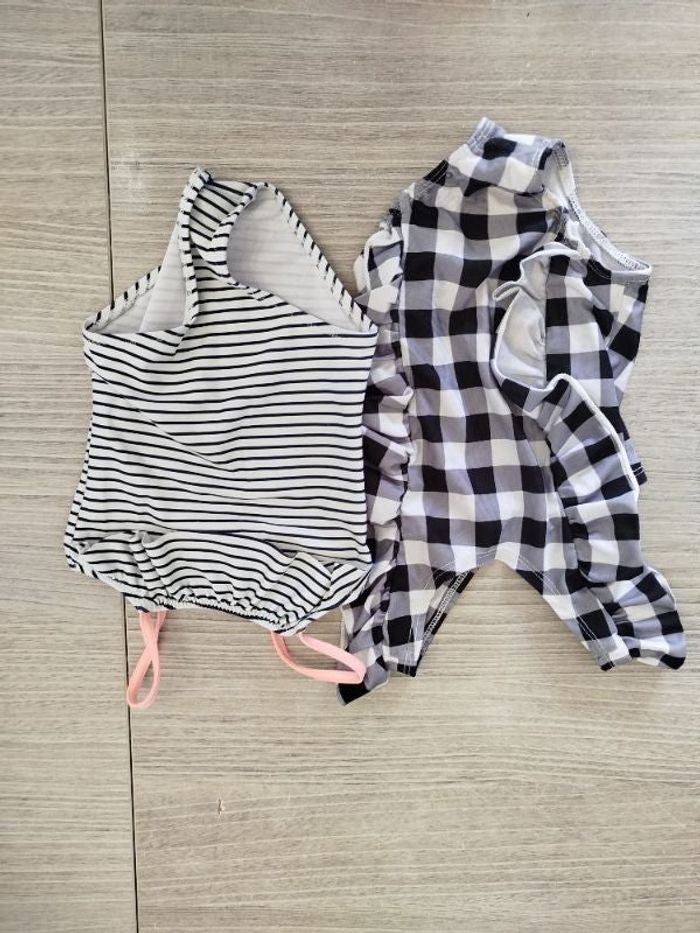 2 maillot de bain taille 80cm