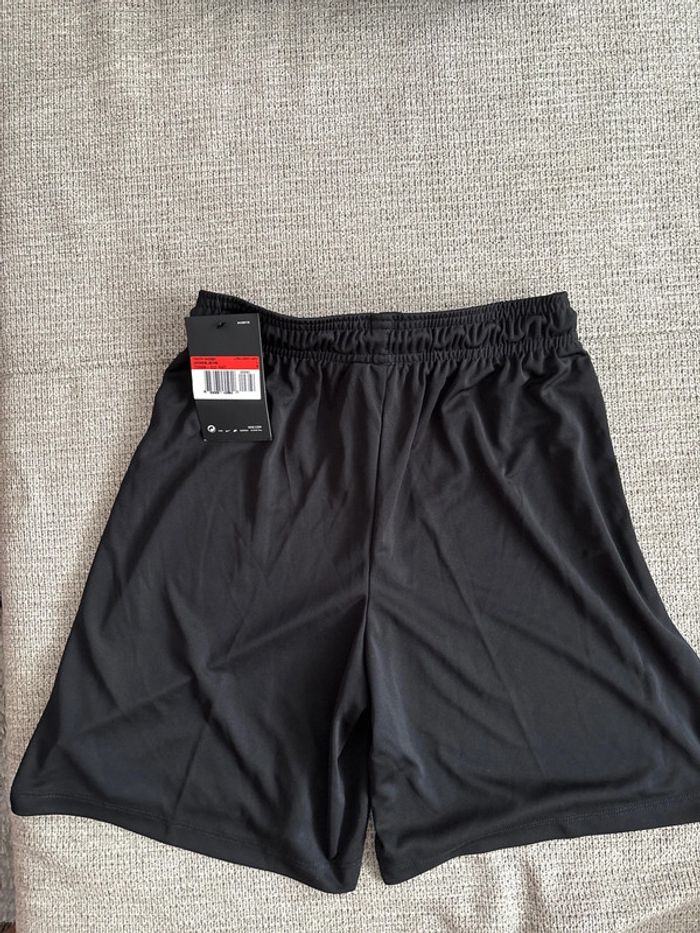 Short de sport - photo numéro 4