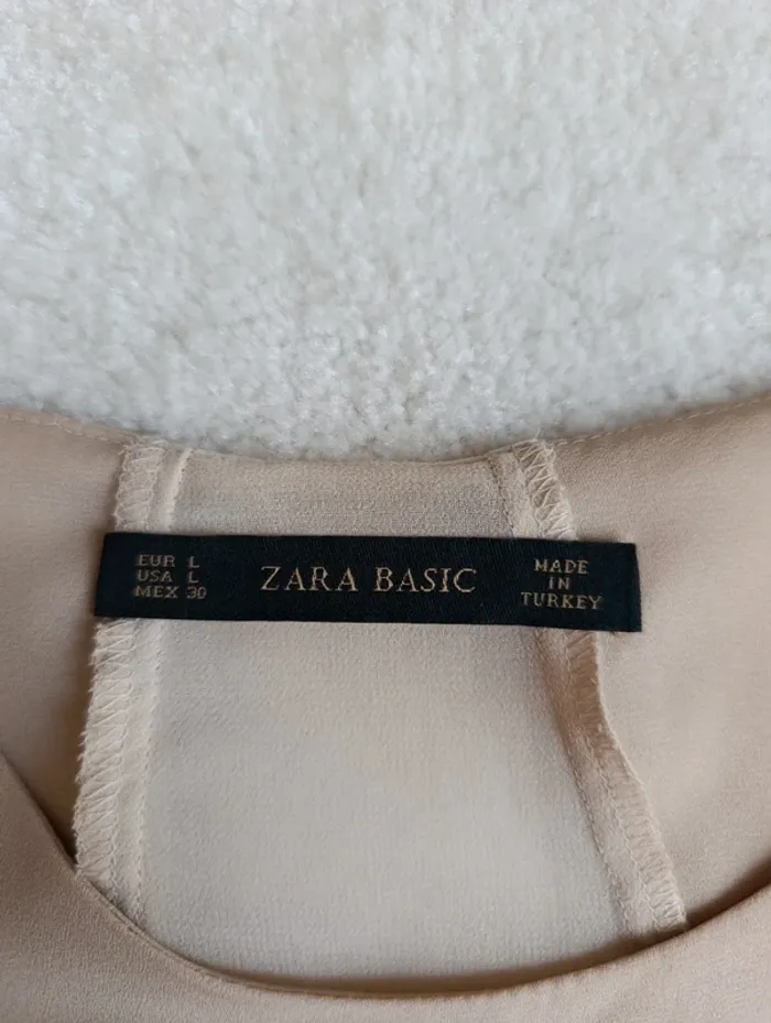 Blouse Zara L beige crème fluide légère ample volanté sur le bas - photo numéro 6