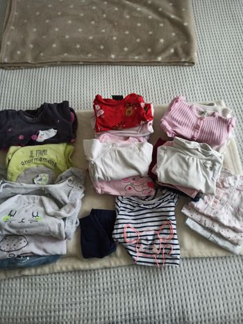 Lot  30 pieces 1 mois