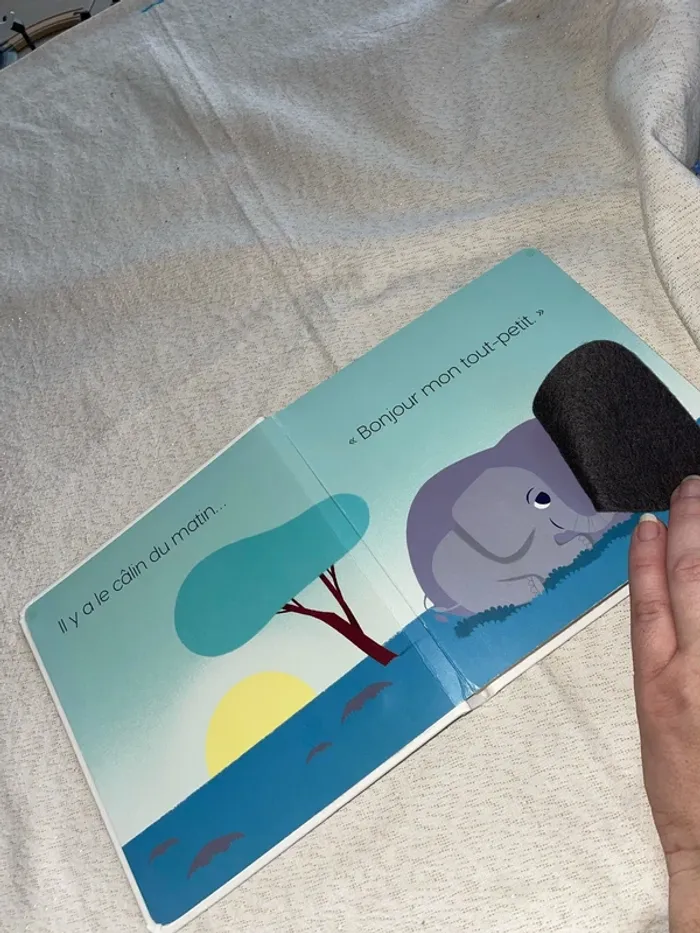 Livre des câlins petit doux neuf - photo numéro 8