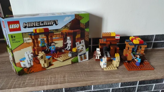 LEGO Minecraft - Le Poste de Commerce (21167 - photo numéro 2