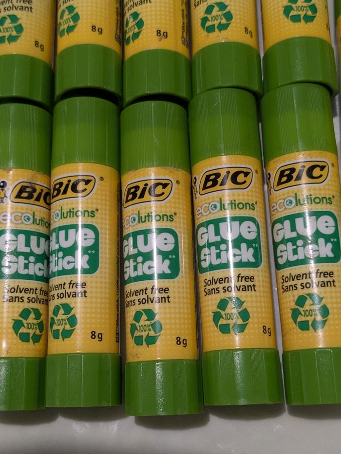 Lot de bâtonnets de colle BIC déjà utilisés. - photo numéro 2