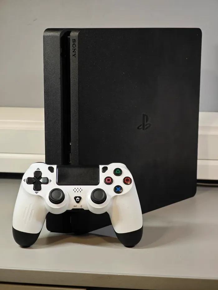 Console PS4 Slim / 500Go/ Manette/ OS 12.52/ Garanti 1 an