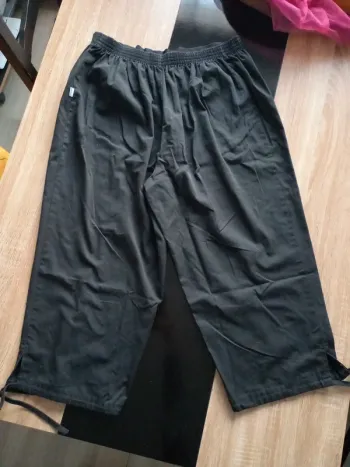 Panta-court noir femme T46