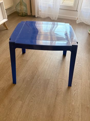 Petit table en plastique 