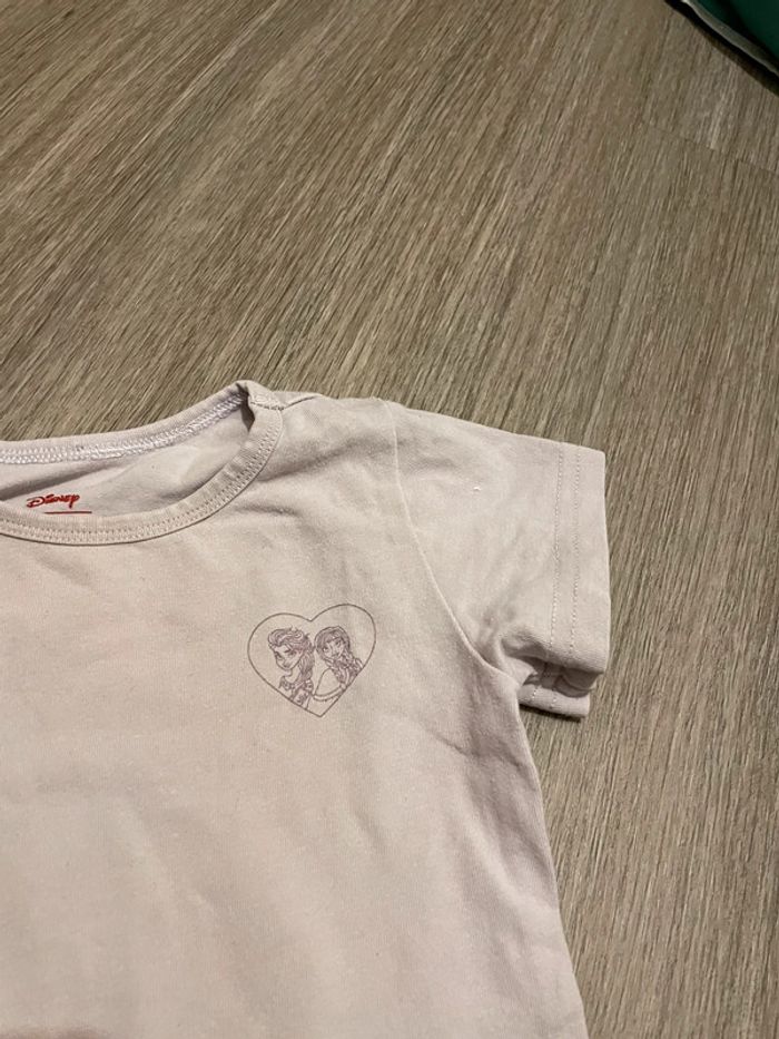 Lot de 2 t shirt Disney stitch et reine des neiges 2 ans orchestra - photo numéro 3