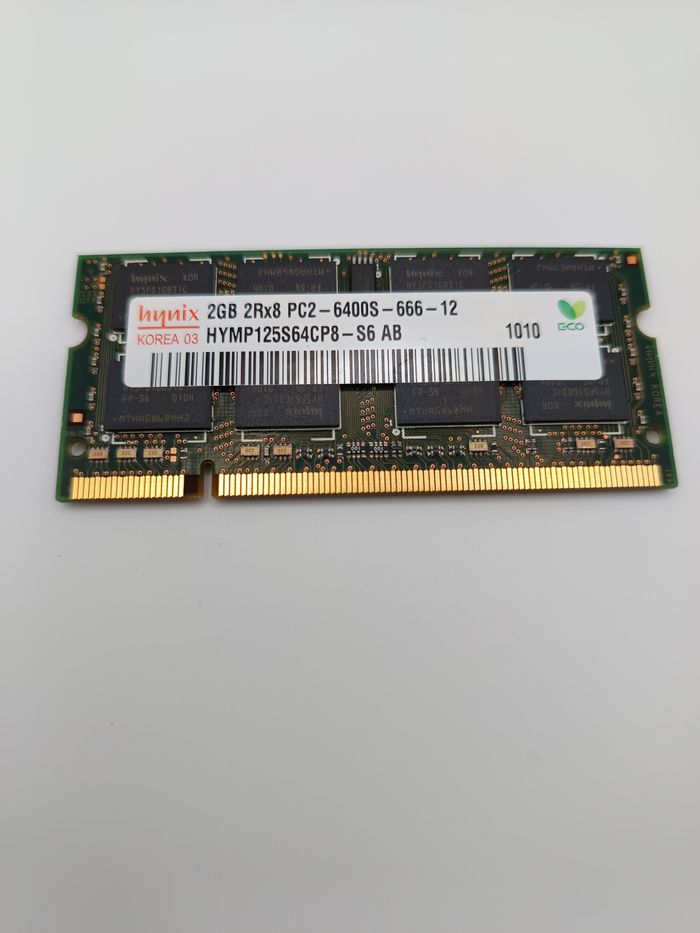 CARTE MÉMOIRE DDR2 2GB 2Rx8  PC2-6400-666-12 - photo numéro 2