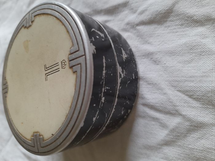 Ancienne boîte à poudre