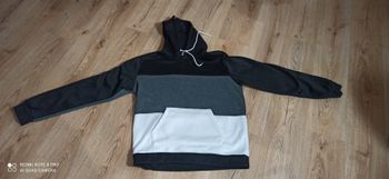 Sweat à capuche t. L