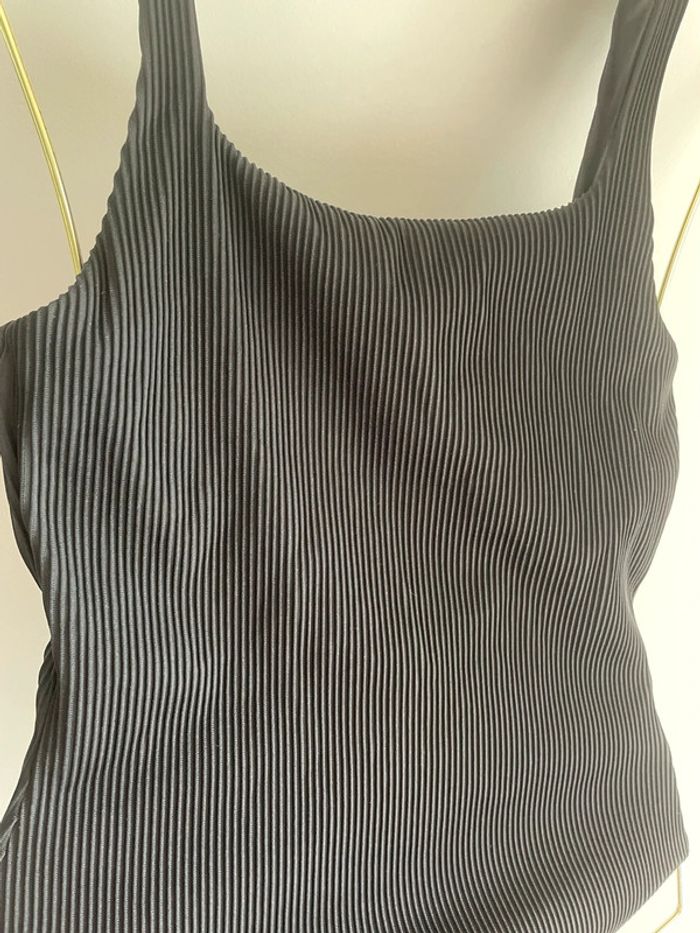 Maillot une pièce noir COS texturé dos échancré - photo numéro 4