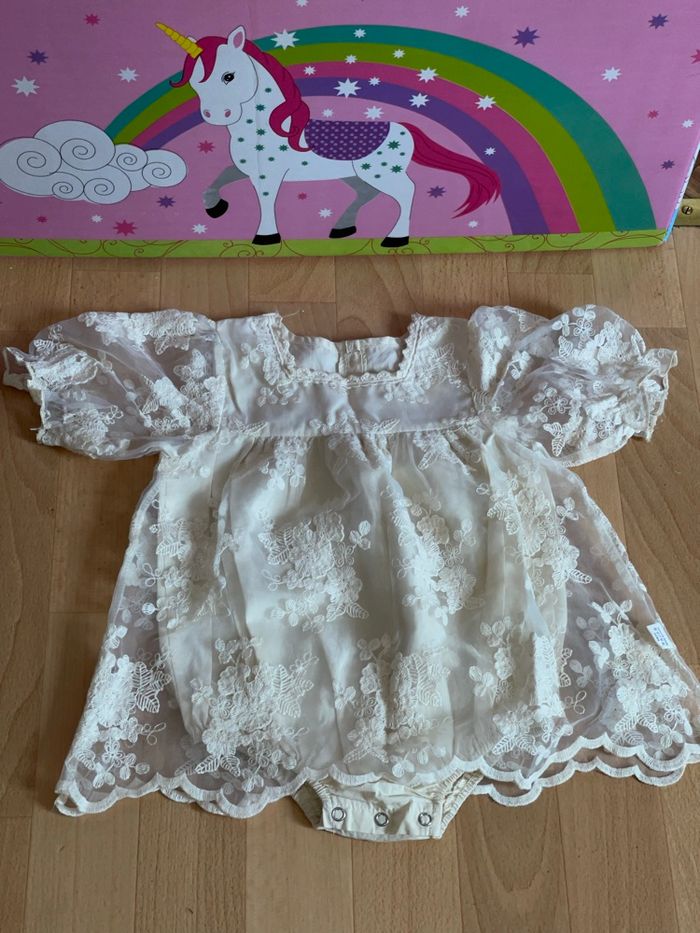 Robe body dentelle bébé fille » - photo numéro 1