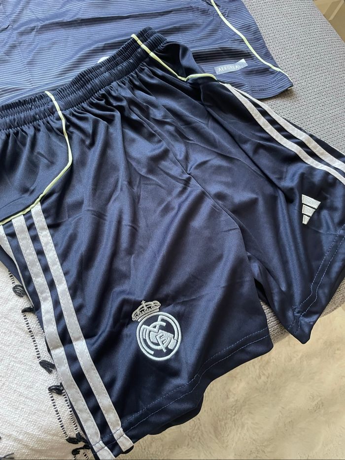 Maillot real Madrid - photo numéro 2