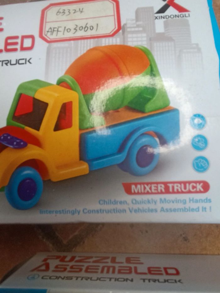 Lot deux camions de construction - photo numéro 2