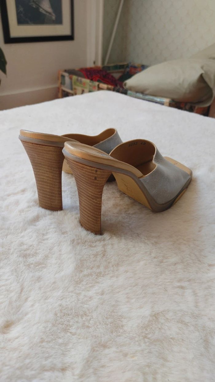 Magnifique escarpins mule en excellent état vintage en cuir bleu - photo numéro 7