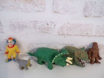 Dinosaures et personnages - Stretch - Style Goo Jit Zu (J8)