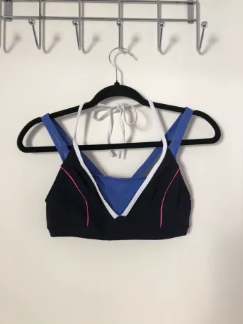Haut de maillot de bain noir blanc et violet Nabaiji Decathlon taille M/L