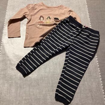 Pantalon molletonné et  tee-shirts  4ans