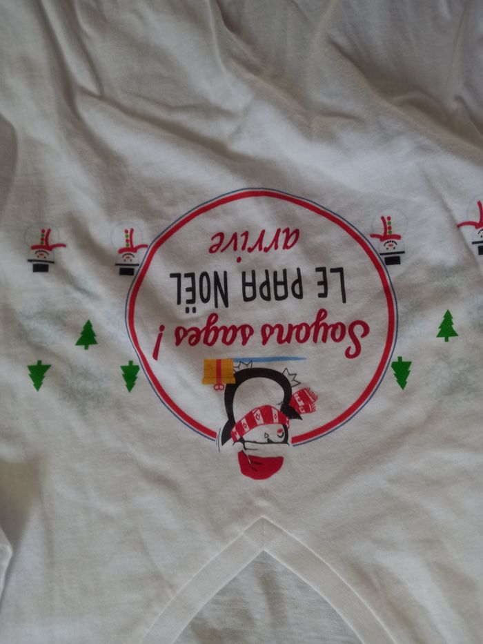 2 tee shirts Noël xs - photo numéro 3