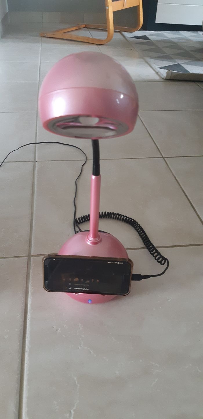 Lampe de bureau bluetooth rose - photo numéro 2