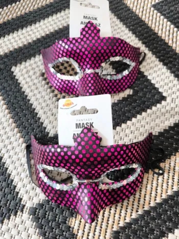 A l'unité ou en lot masque loup carnaval neuf