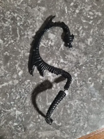 Boucle D'oreille Noir en forme de Dragon
