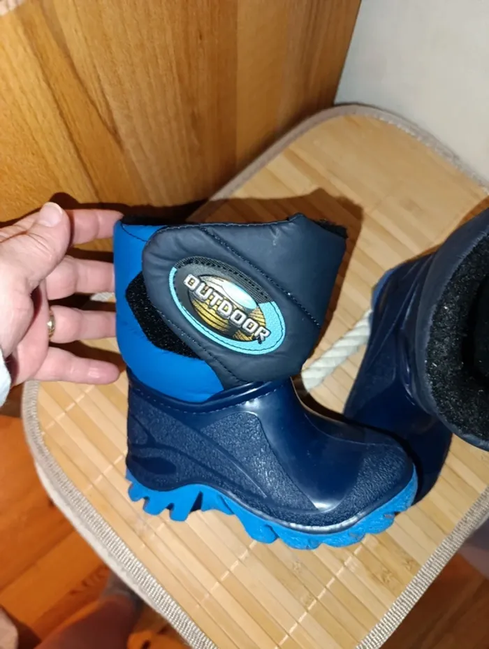 Bottes chaudes outdoor et étanches enfant taille 24/25 en excellent état - photo numéro 8