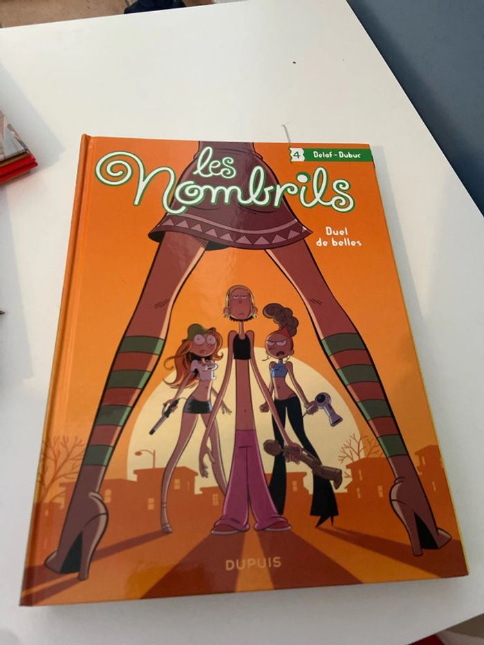 Lot de 5 livres bd les nombrils - photo numéro 3