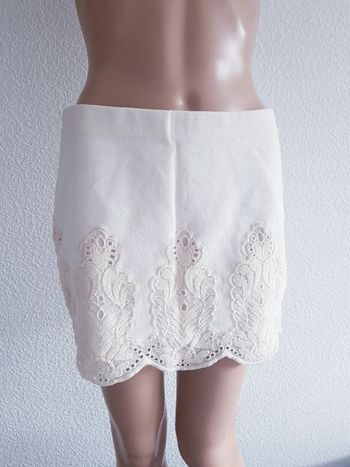 Zara - Mini-jupe brodée - Neuve !