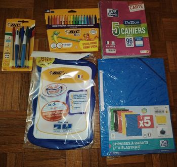 Lot fourniture scolaire