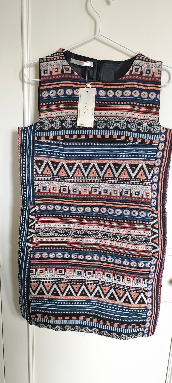 Robe droite ethnique chic – Neuve avec étiquette - photo numéro 6