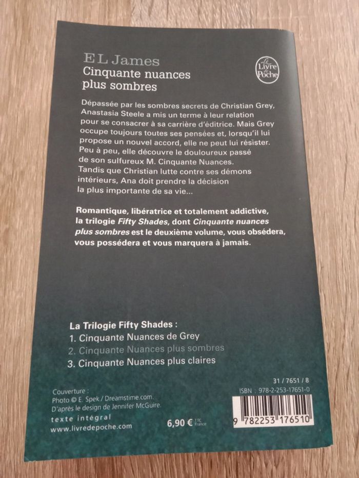 E L James 🪅 Cinquante nuances plus sombre - photo numéro 2