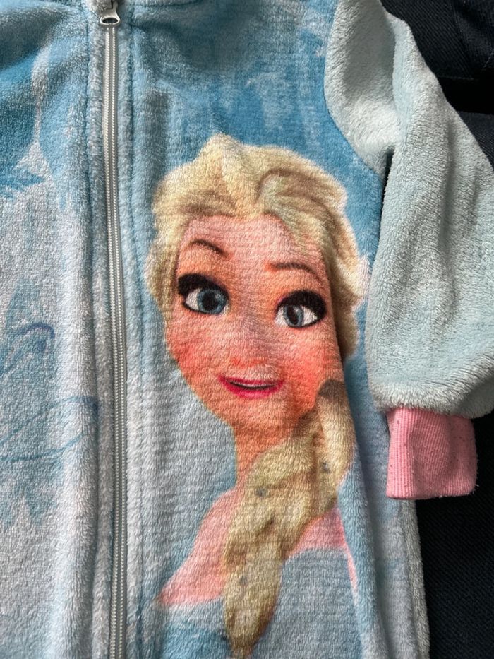 Sur pyjama reine des neiges 5/6 ans - photo numéro 7