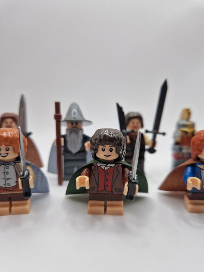 Figurines type lego 9 membres de la communauté de l'anneau seigneur des anneaux / hobbit - photo numéro 2