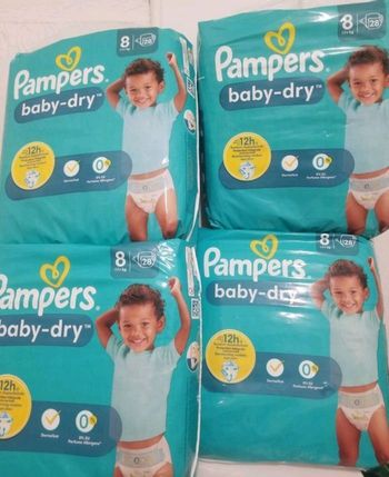 4 paquets Couches Pampers taille 8