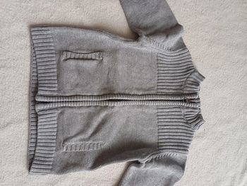 Gilet zippé gris 18 mois