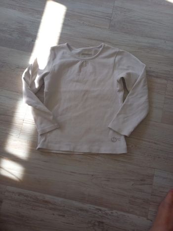 Tee-shirt manches longues.