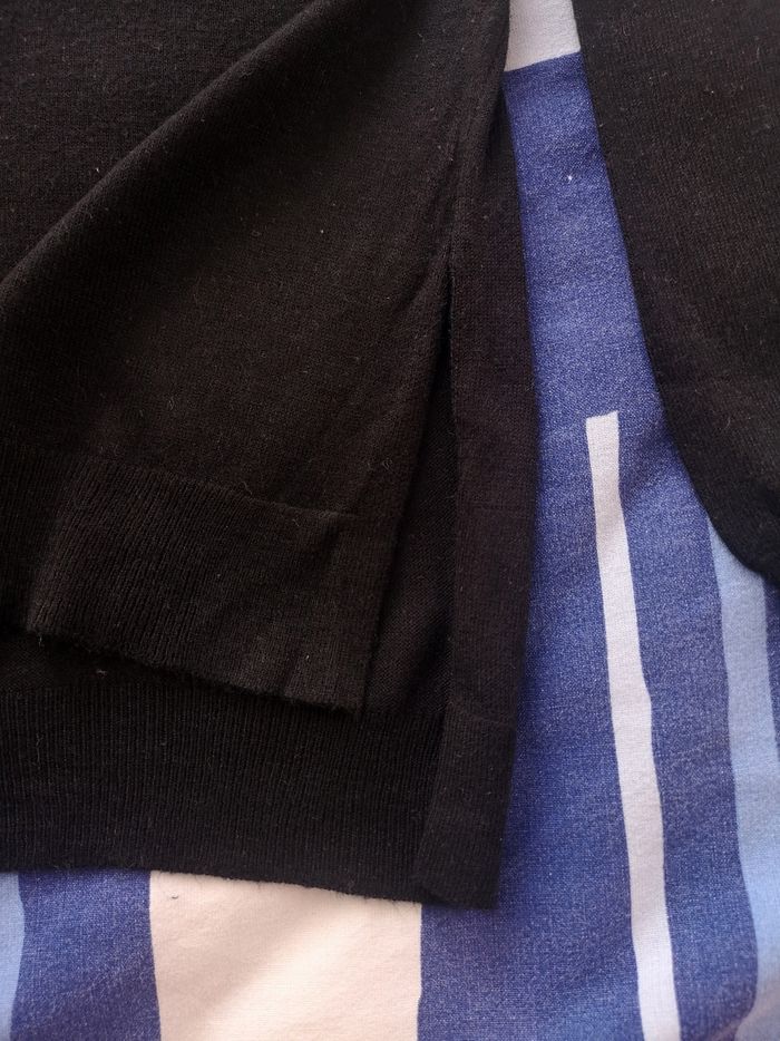 Pull noir - photo numéro 3