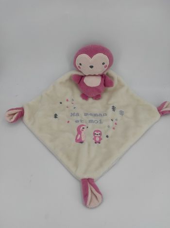 Doudou Plat pingouin rose Maman Mots d'enfants