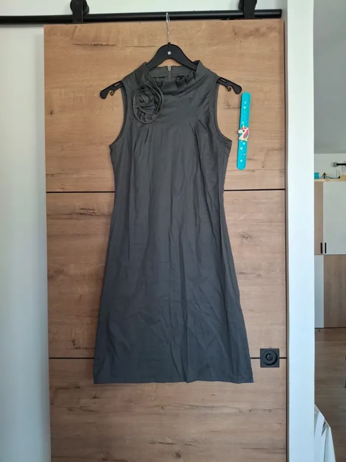 Robe Naf Naf taille 36 très bon état - photo numéro 2