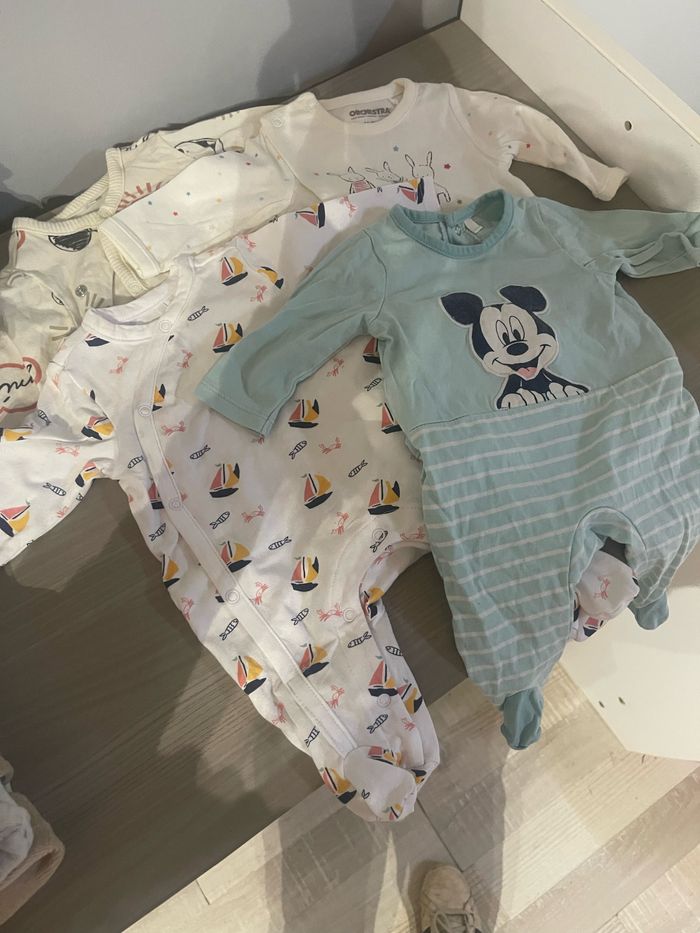 Pyjamas 0mois - photo numéro 2