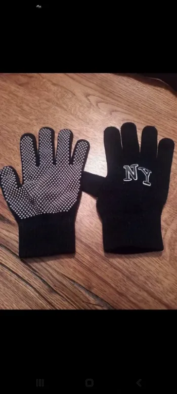Gants 🧤 Gémo téléphone📱t.U
