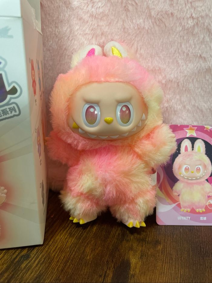 Labubu Monsters Big Into Energy Pop mart neuf