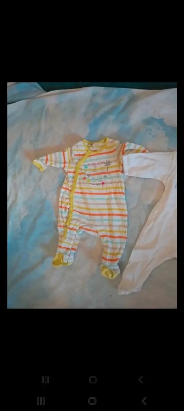 Pyjama leger 3mois - photo numéro 3