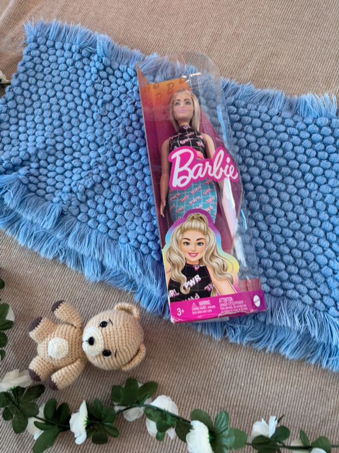 Barbie dans son blister neuve