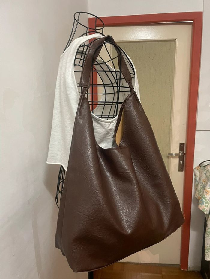 Sac fourre-tout vintage marron foncé en similicuir - photo numéro 11