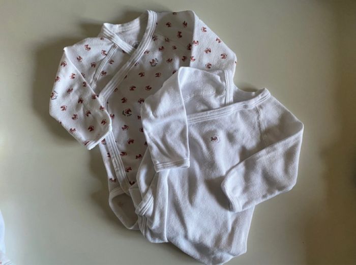Ensemble pyjama + 2 bodies 3 mois PETIT BATEAU - photo numéro 3