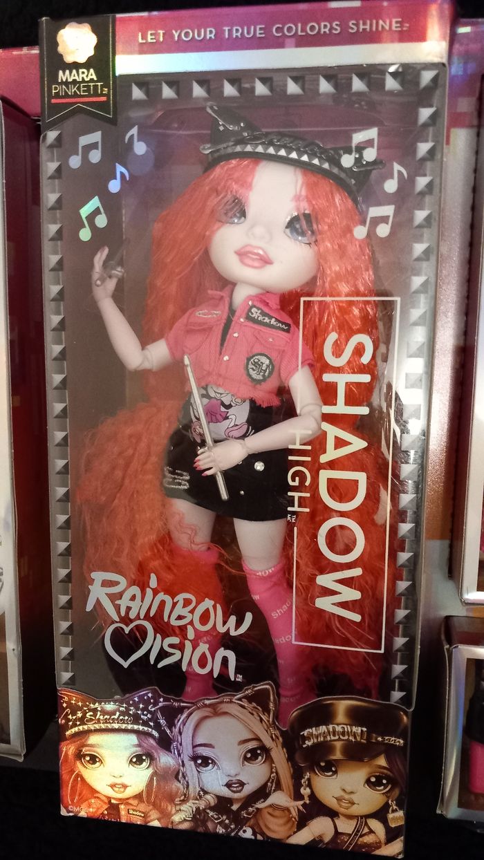 Poupée rainbow high Shadow high Mara Pinkett rainbow vision neon - photo numéro 2
